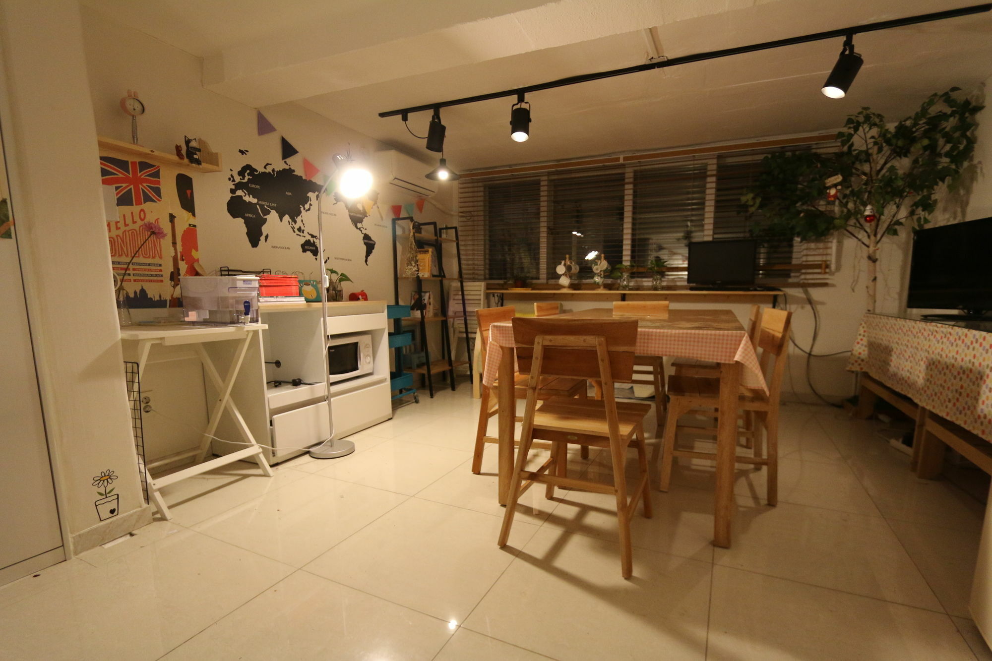 Hongdae Nanu Kpop 2* Seoul